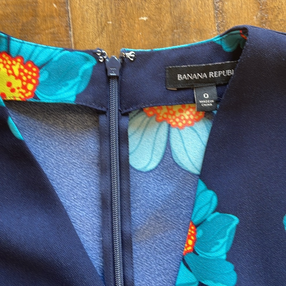 Banana republic floral dress - Picture 2 of 4